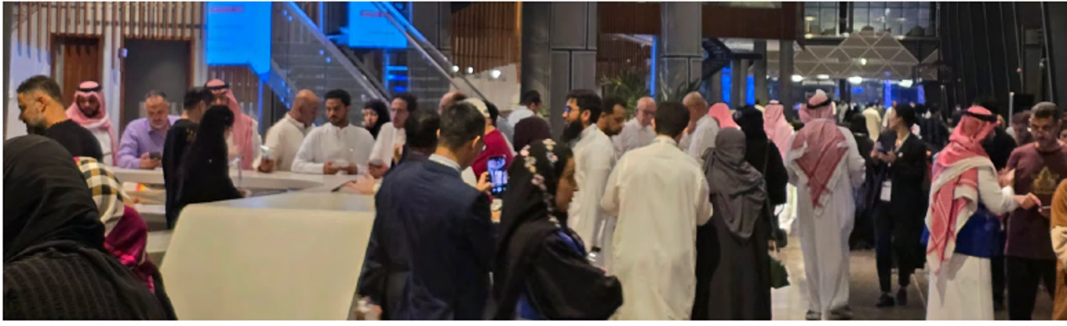 Exhibitors and visitors connecting at CIDEX